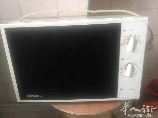 出售各种物品有微波炉，热水壶，电脑，自行车打气筒，