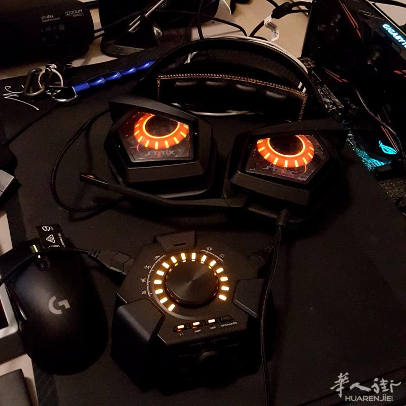 贱卖99新华硕电竞耳机 strix7.1 物理7.1声道