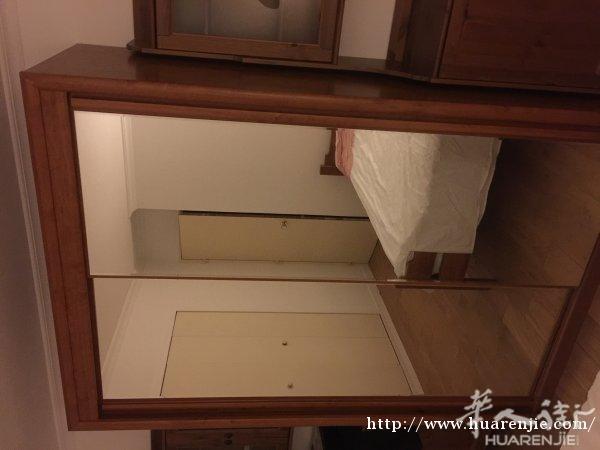 衣櫃 推拉門 200€