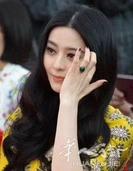 喜欢翡翠的小伙伴们可以加微信哈，前提在欧洲！！