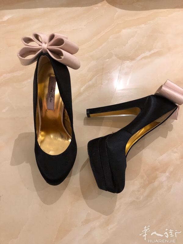 只穿过一次 接近全新ted baker UK3码