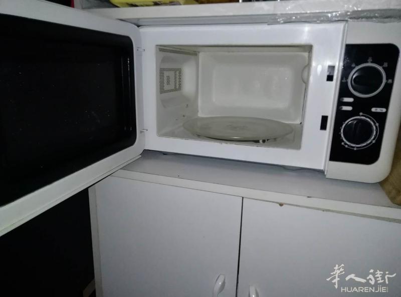 搬家甩卖微波炉，冰箱，迷你洗衣机等