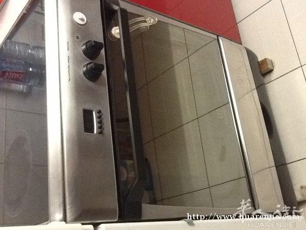 卖电锅炉带烤箱indeset 牌子indection  €300，擦地板出热水可烫衣服可擦玻璃可洗卫生间€50卖来€120是9成新，推货车€30推板搬家用€10