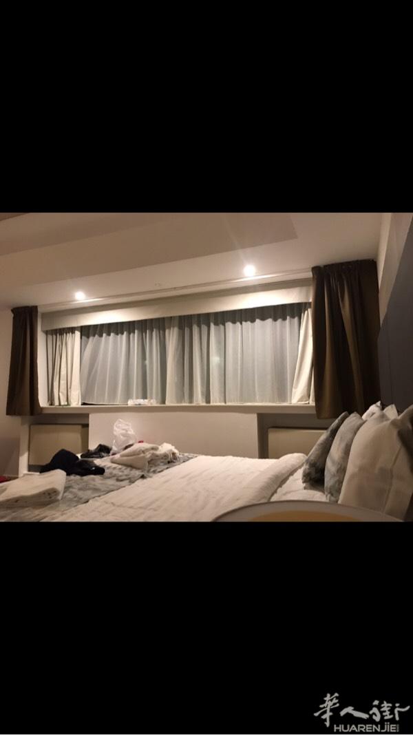 Because新装修就离地铁站一分种，新房三房一厅