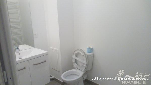 94区ivry sur seine 30平 一居室 独立公寓(全新房) 800欧/月。