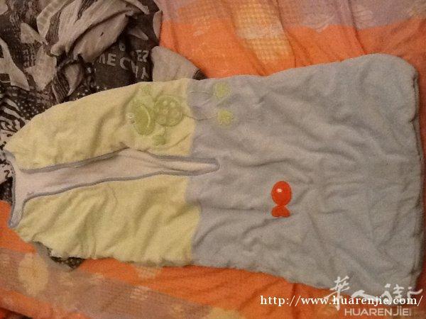 卖婴儿睡袋一个€5有6个，0751280520