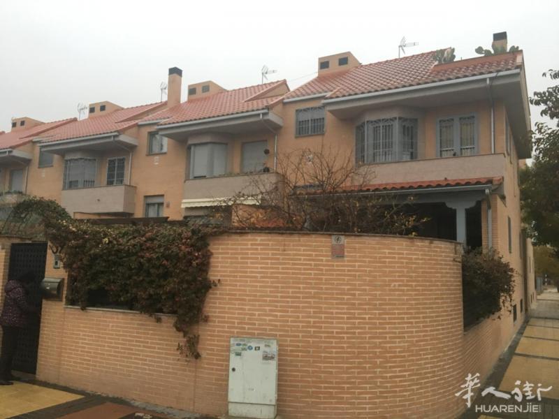 马德里南部GETAFE市别墅出售