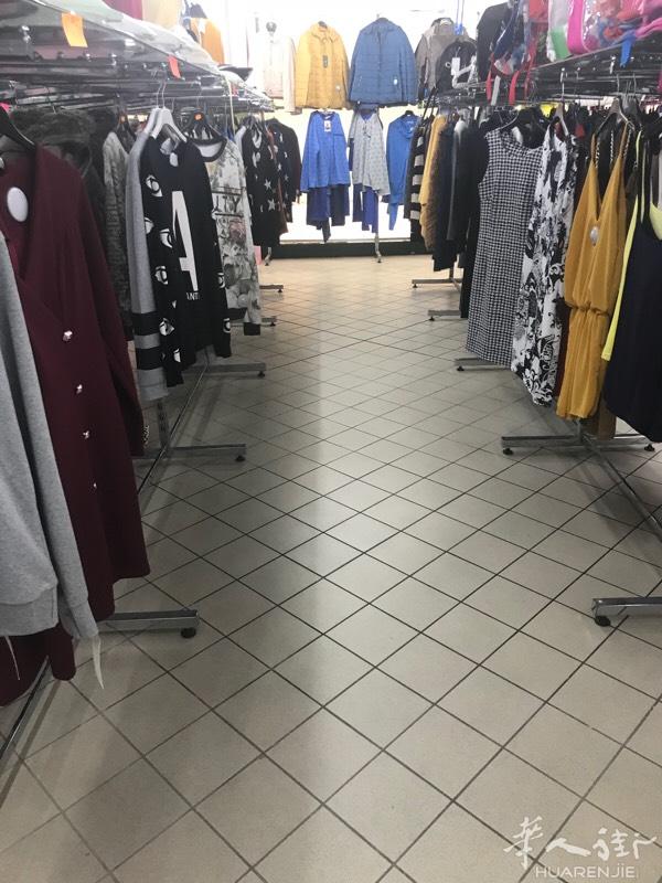 衣服倒货。1500一口价全带走......在罗马边