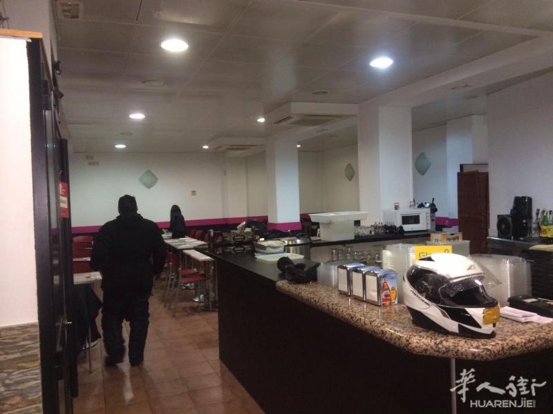 马德里aturo soria 寿司店带中餐外卖转让 店有175平方客厅很大联系电话