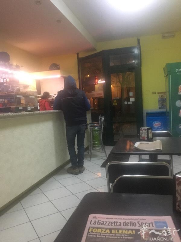 出售一家小酒吧，5台老虎机，老虎机时间无限制  有