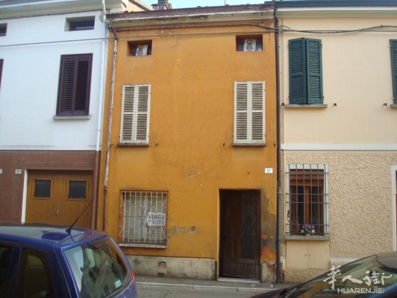 需要翻新的独立住房 城市: COTIGNOLA