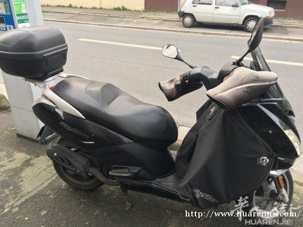 出售一辆50 cc 的摩托车
