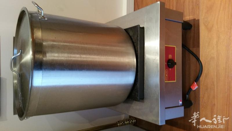 Grand rechaud electrique professionnel avec grande marmite  litres