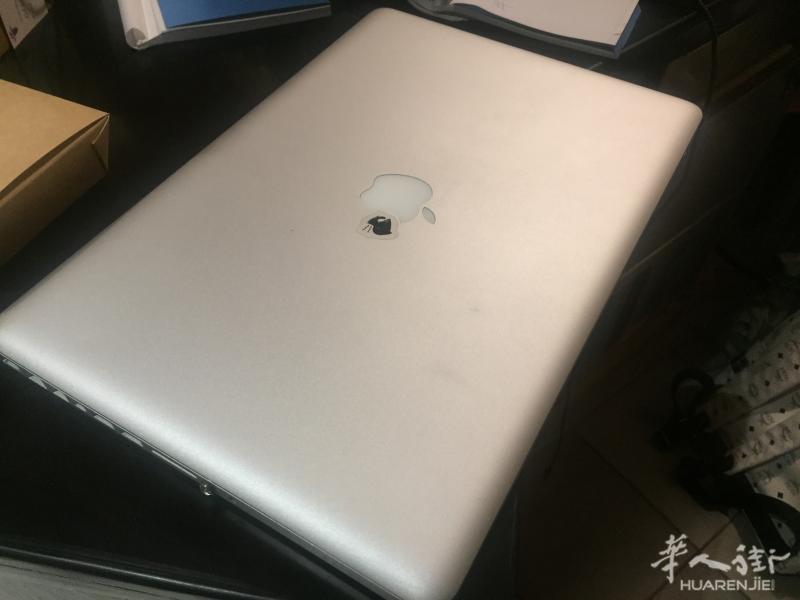 出售一台macbook pro 15寸 600欧