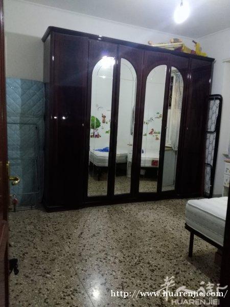 b线地铁口有房间出租