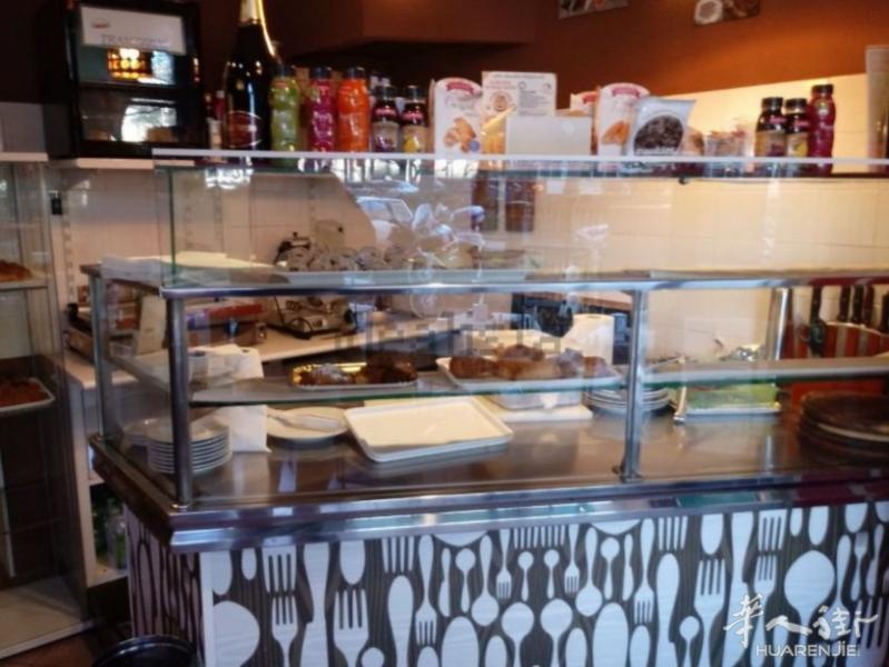 酒吧小吃店