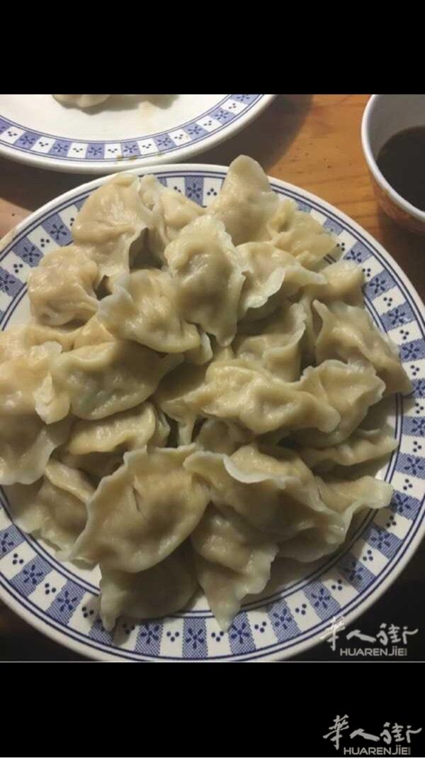 胶东水饺开张了，皮薄馅大，欢迎品