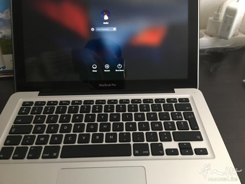 Mac pro 高配电脑出售，900欧，因为要换新的。 有发票