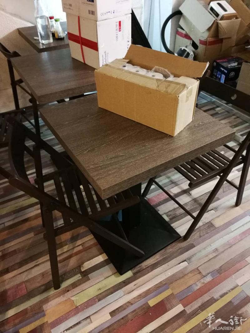 店铺转让了,处理一些设备,桌子,椅子。