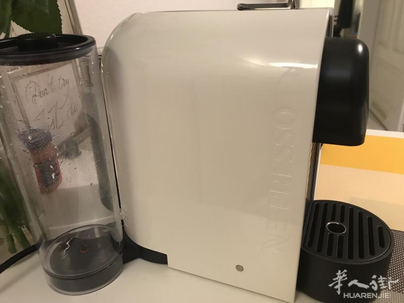 Nespresso 胶囊咖啡机U款 特价出售50欧(原价139欧)