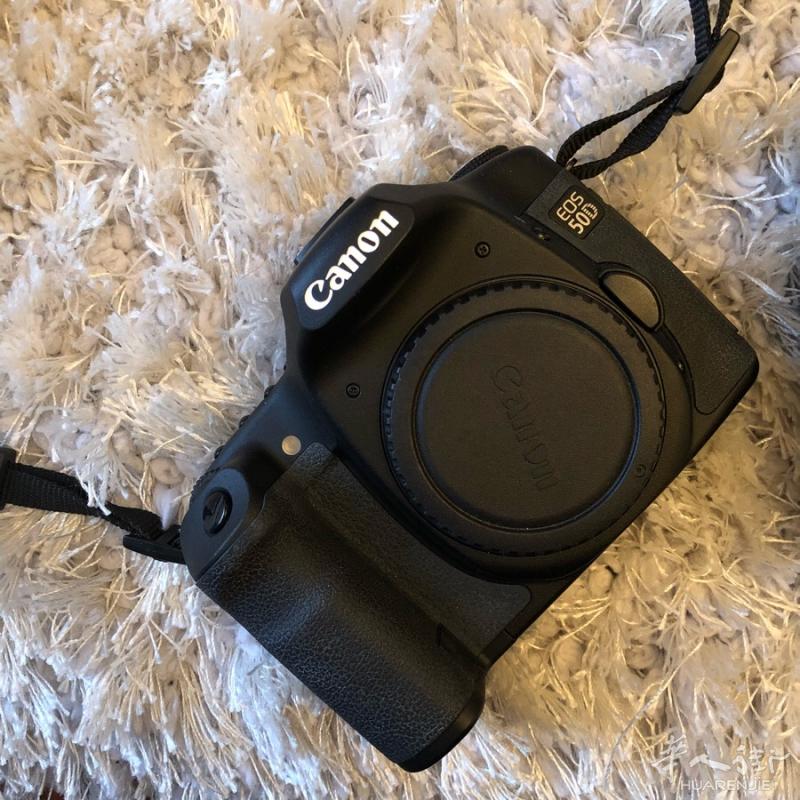 单反相机佳能EOS 50D，12年买来装B的，rm