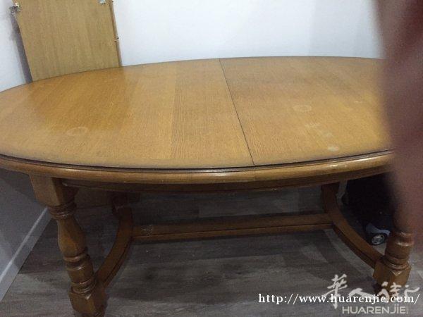 桌子跟6张椅子  150€ 自取