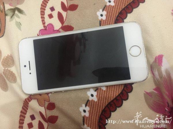 出一个9成新苹果5s 16G 金色指纹解锁
