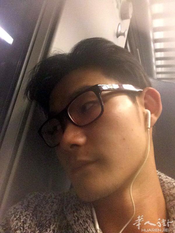 蒸个小姐姐坐标罗马 平时爱好运动看电影 微信：92