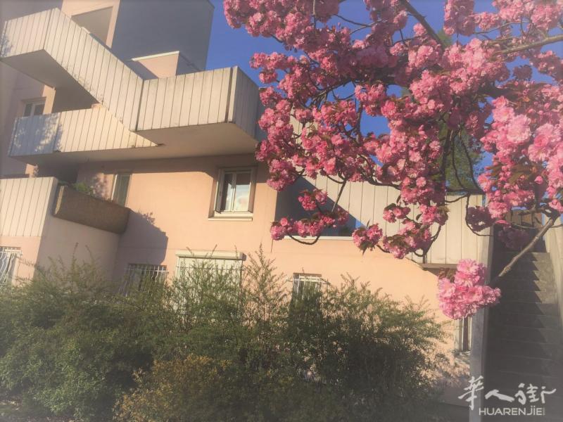 94区近A.E线,五室1厅2卫2浴,租1350€ 包杂费