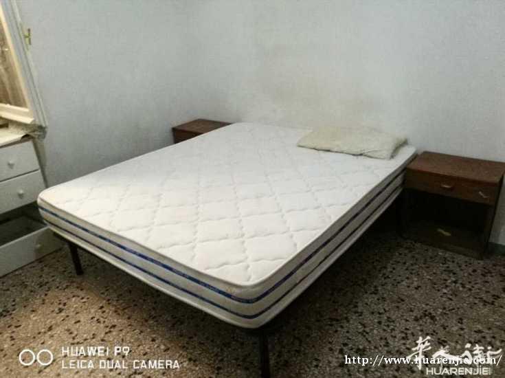 地铁金字塔有房间出租