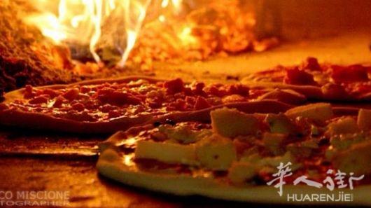 都灵市中心老字号餐馆披萨店