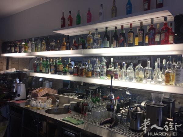 本人酒吧转让，酒吧一天，350/400。大200平