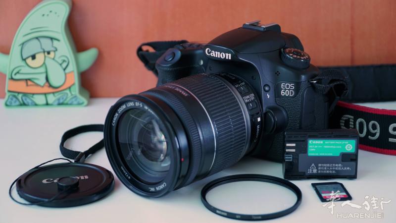 低价出售!!!现将一台佳能60D相机+EF-S 18-200mm f/3.5-5.6 IS镜头出售。