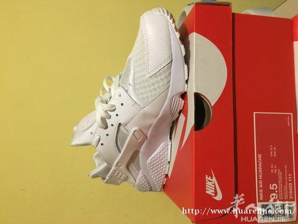 Nike 白色气垫鞋
