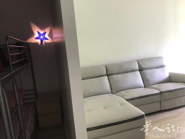 新房 刚搬进来一个多月 有网络 洗衣机 家具齐全