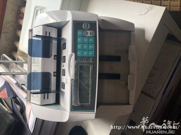 一台9成新的 数钞机