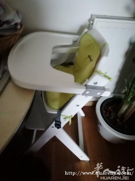 出售婴儿床和吃饭椅