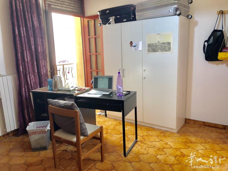 sesto marelli 地铁口走路三分钟，大房间出租6，7 月带阳台