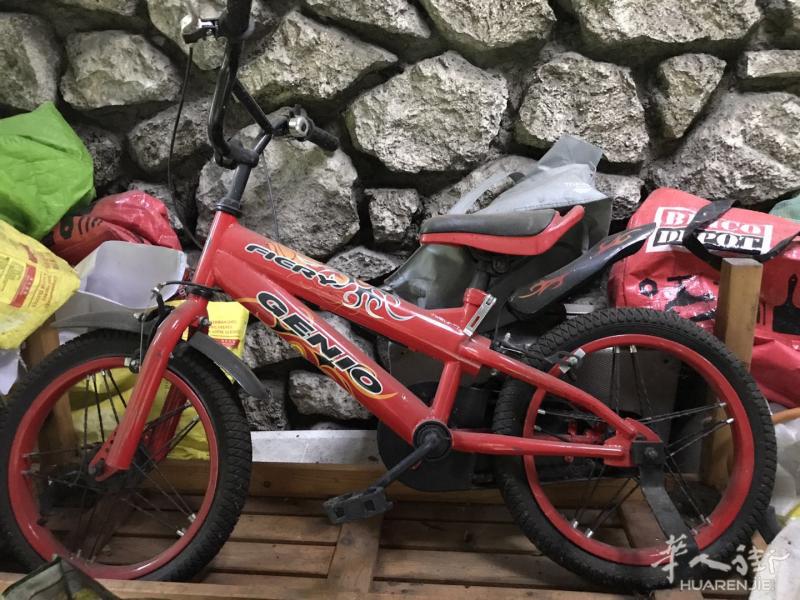 小孩自行车