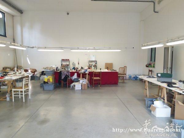 Rimini附近鞋包细货工厂转让，价格优惠，货源稳定，公司近。价格面议，非诚勿扰。电话3312588270