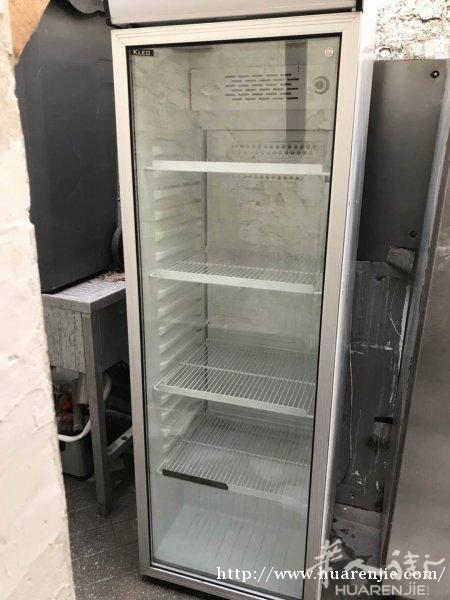 出售饮料冰箱 九成新