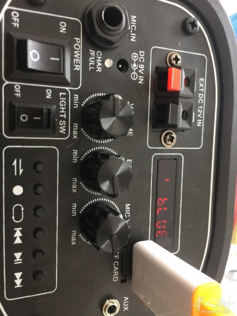 迷你广场舞音响一台 带遥控 无线话筒 支持usb