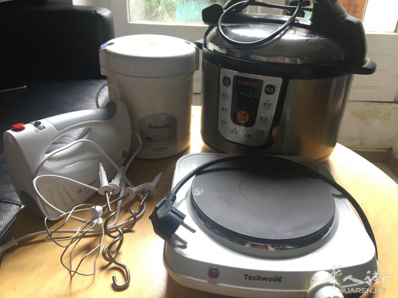 彻底回国,甩卖厨房用品家电 榨汁机 搅拌机 熨斗 扫地机 等家用品
