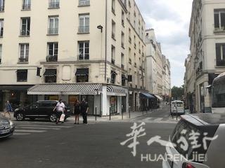 巴黎一区地铁Palais Royal旅游办公区楼角老外酒吧餐馆转让