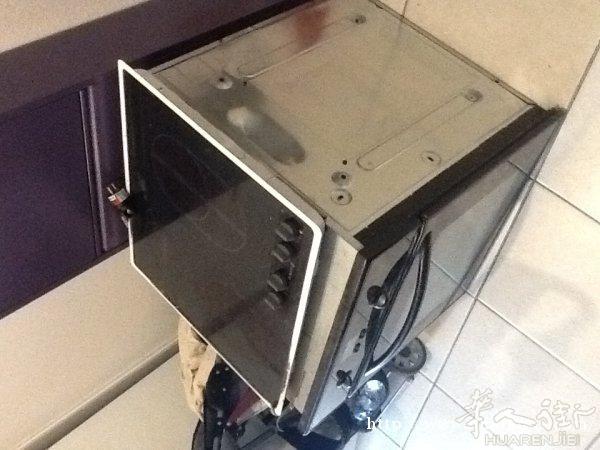 卖烤箱€40，微波炉€20，推货车€30，推板€10搬家用，运动机和运动气球€25，0751280520
