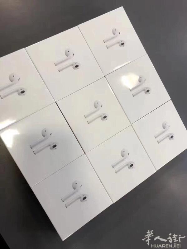 出售苹果蓝牙耳机airpods 
价格优 功能性强