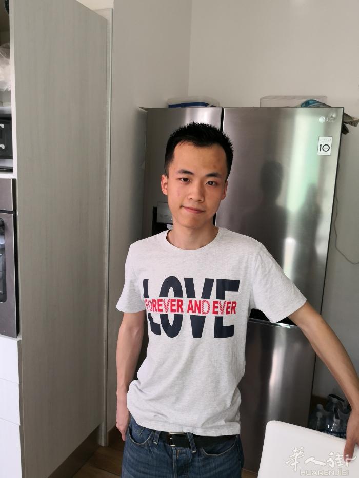 找个年龄比我小的 乖的 一起创业