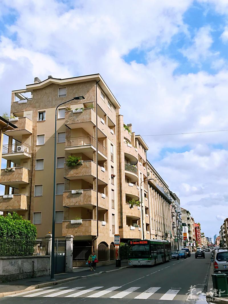米兰黄线AFFORI CENTRO地铁口两室一厅，8月起租