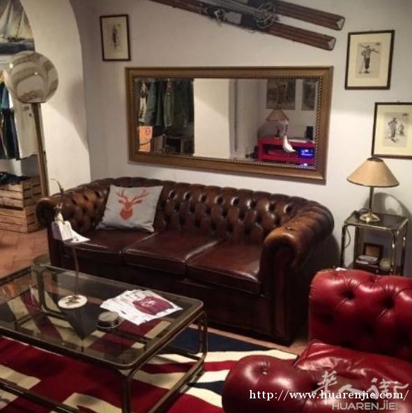 Firenze市中心 Duomo，三室一厅，租金1330€（包物业）面积85mq