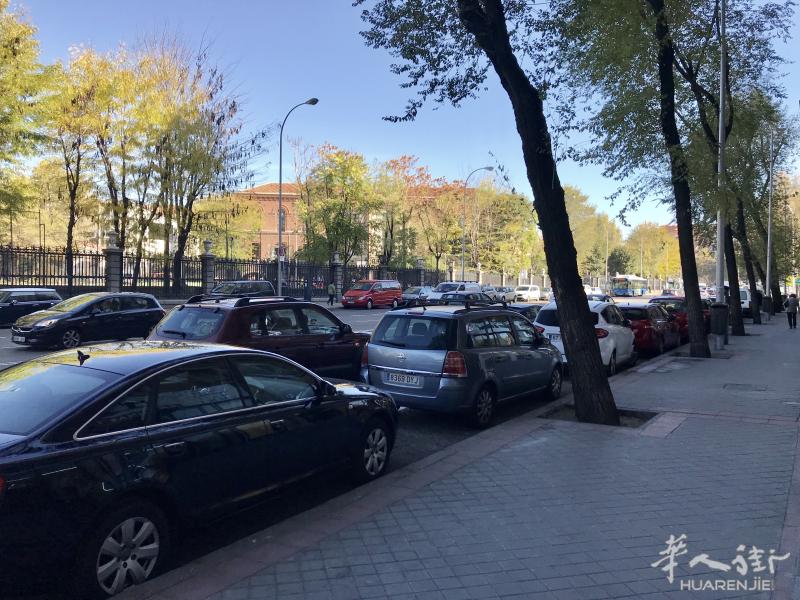 马德里 Ronda de Toledo 两房一卫 出售